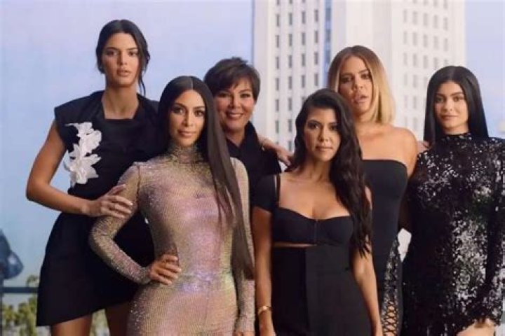 KUWK: Kris Jenner Says Her Daughters Receive ‘Six Figures’ For Promoting Brands On Social Media!