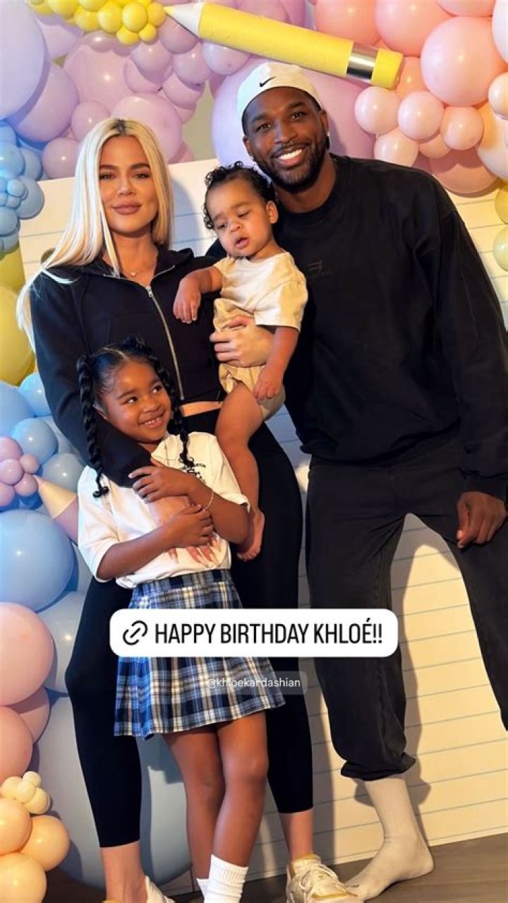 KUWK: Tristan Thompson Flirts With Khloe Kardashian Once Again – Compliments Her ‘Fit’ Body!