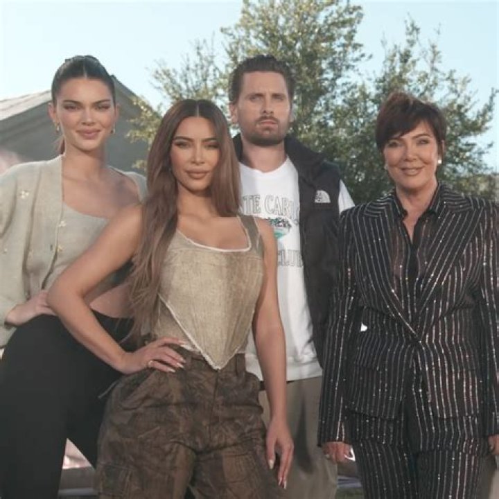 KUWTK: Khloe Kardashian Wonders If It’s Weird That She Finds Brother Rob ‘Hot!’