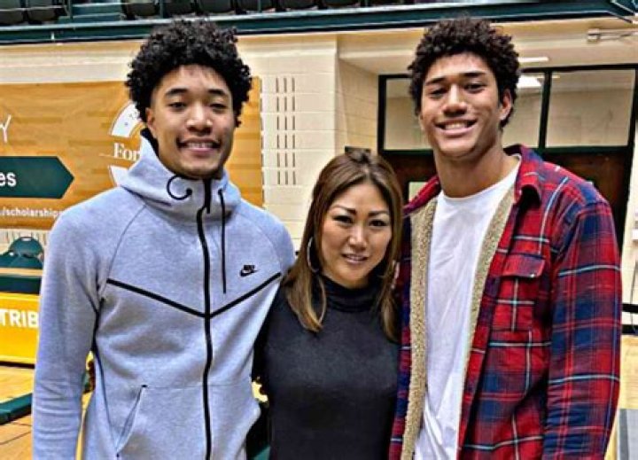 Kyle Hamilton age, height, ethnicity, family, college, 40 time, draft, trade, net worth, Instagram