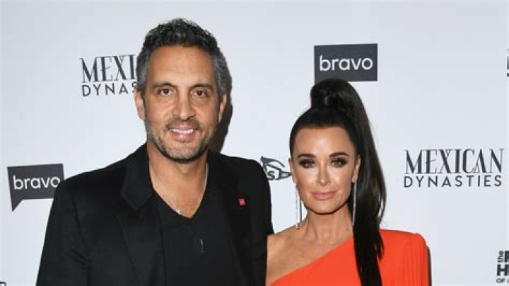 Kyle Richards Reacts To Lisa Vanderpump Retweet Saying RHOBH Cast Should Be Fired Is A Twitter Feud Brewing?
