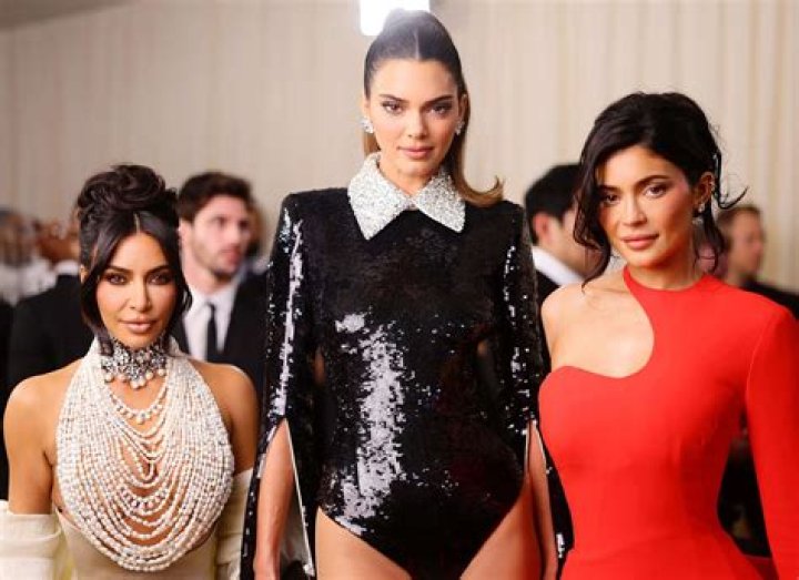 Kylie Jenner Is Embarrassed By ‘KUWTK’ Fight With Sister Kendall Jenner — Fans Rush To Pick A Team