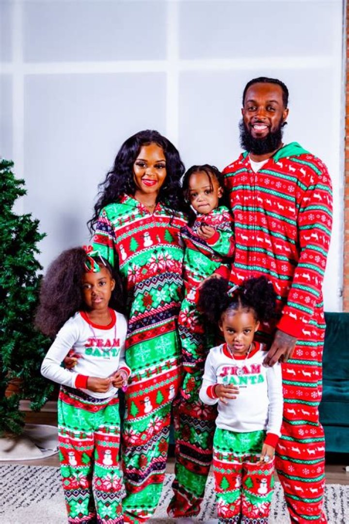 La La And Carmelo Anthony Celebrate Christmas In Matching Pajamas With Their Son After Reuniting