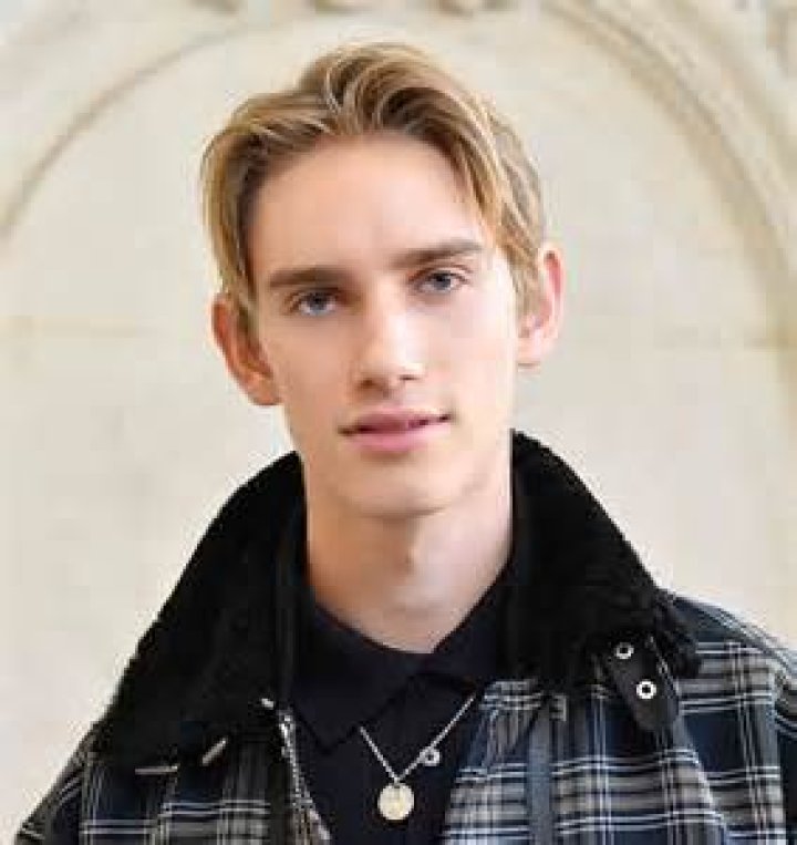 Levon Roan Thurman-Hawke (Ethan Hawke Son) Age, Wiki, Biography, Instagram, Parents, and Net Worth