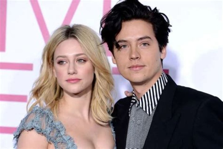 Lili Reinhart Mocks Those Cole Sprouse Breakup Reports – ‘Sources Say He’s Single Now’