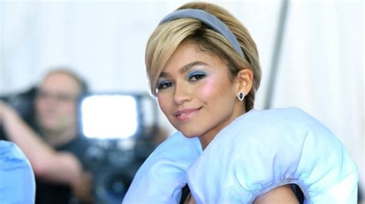 Lindsay Lohan Was Not A Fan Of Zendaya’s Cinderella-Inspied Met Gala Look – Check Out Her Diss!
