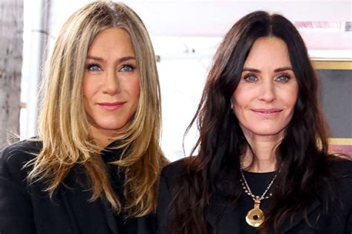 Lisa Kudrow Acknowledges That She Detested Seeing Herself On The Screen Next To Courteney Cox And Jennifer Aniston