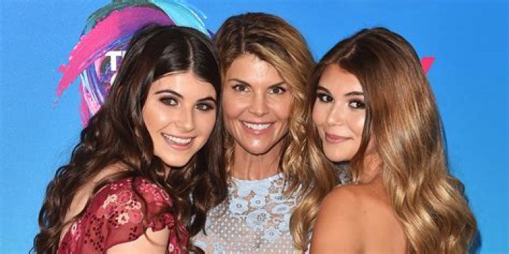 Lori Loughlin Spotted Hugging Her Daughter Bella Amid College Admissions Scandal