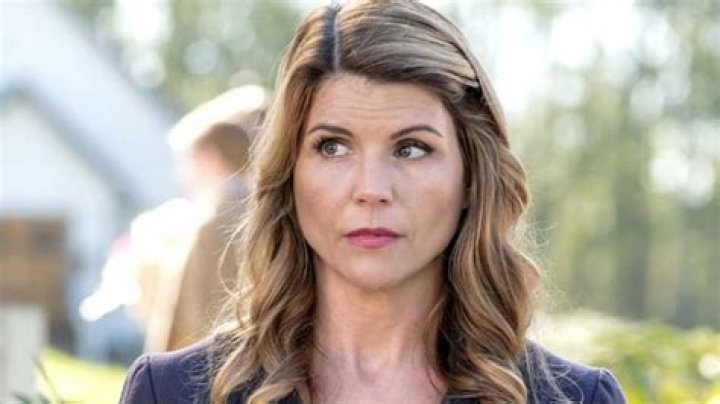 Lori Loughlin Talks Morals And Not Wanting Her Kids To ‘Pay The Price’ For Her Mistakes In Newly Surfaced Interview