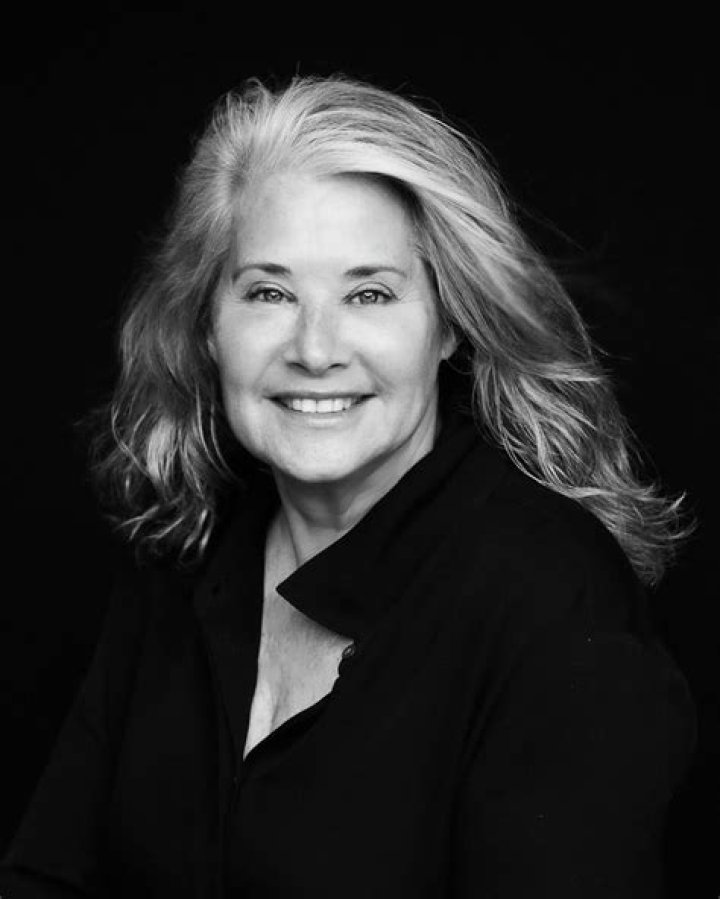 Lorraine Bracco Biography - Facts, Childhood, Family Life & Achievements