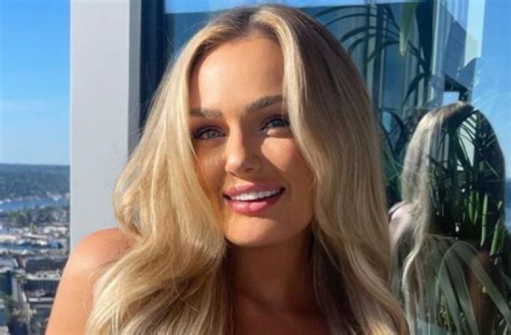 "Love Is Blind" Alum Micah Lussier Shares Swimsuit Photo "On DND"