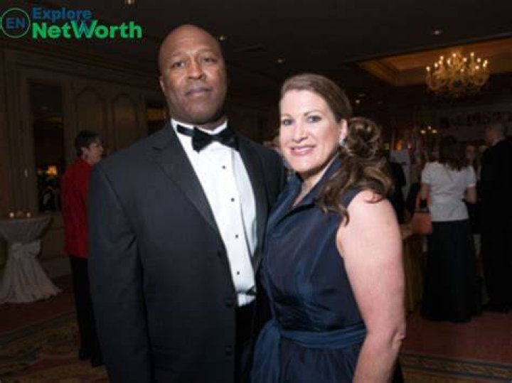 Lovie Smith Net Worth, Salary, Source of Income, Early Life, Career, Haight & More.