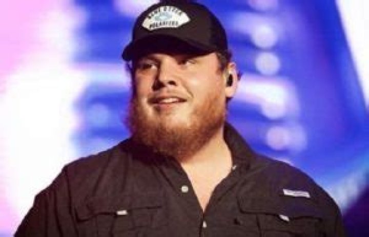 Luke Combs Height and Weight