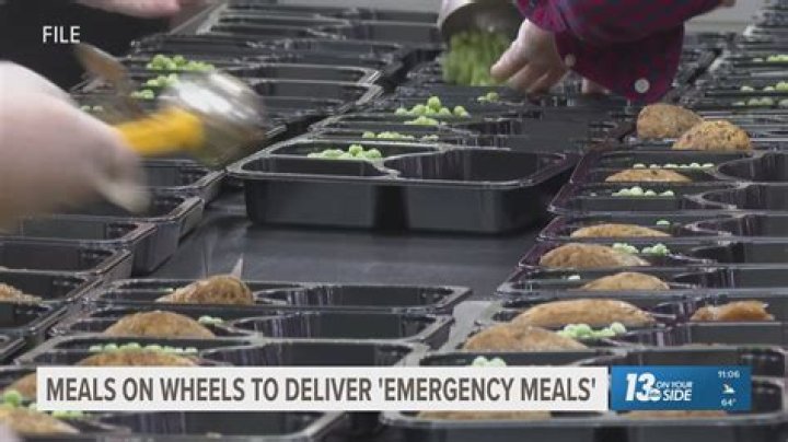 Machine Gun Kelly Donates 40,000 Meals To Cleveland Food Bank And Pays For Lunch At 12 Diners