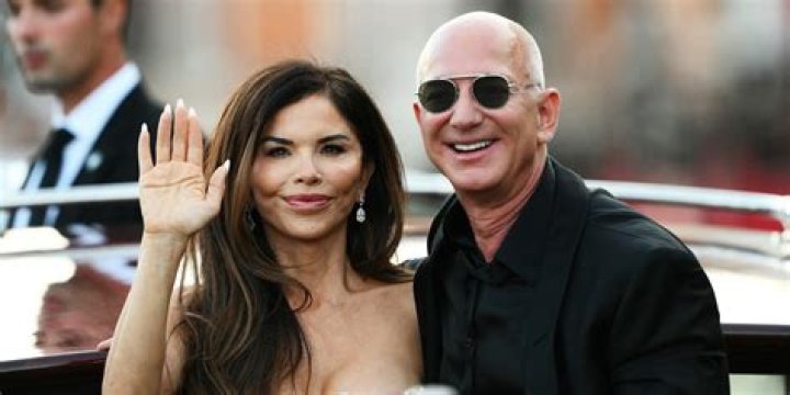 MacKenzie Bezos (Jeff Bezos Wife) Wiki, Bio, Age, Height, Weight, Husband, Net Worth, Family, Facts