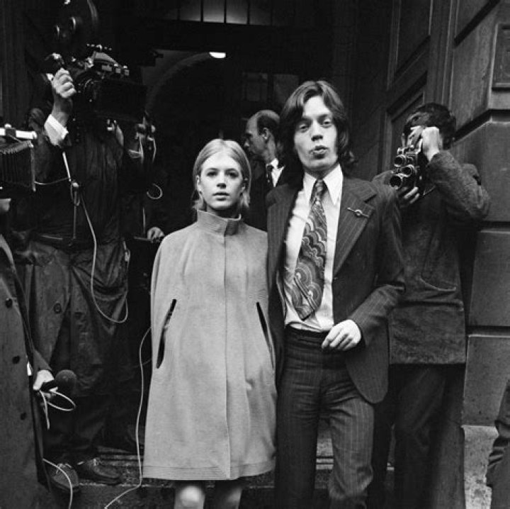 Marianne Faithfull career earnings and net worth