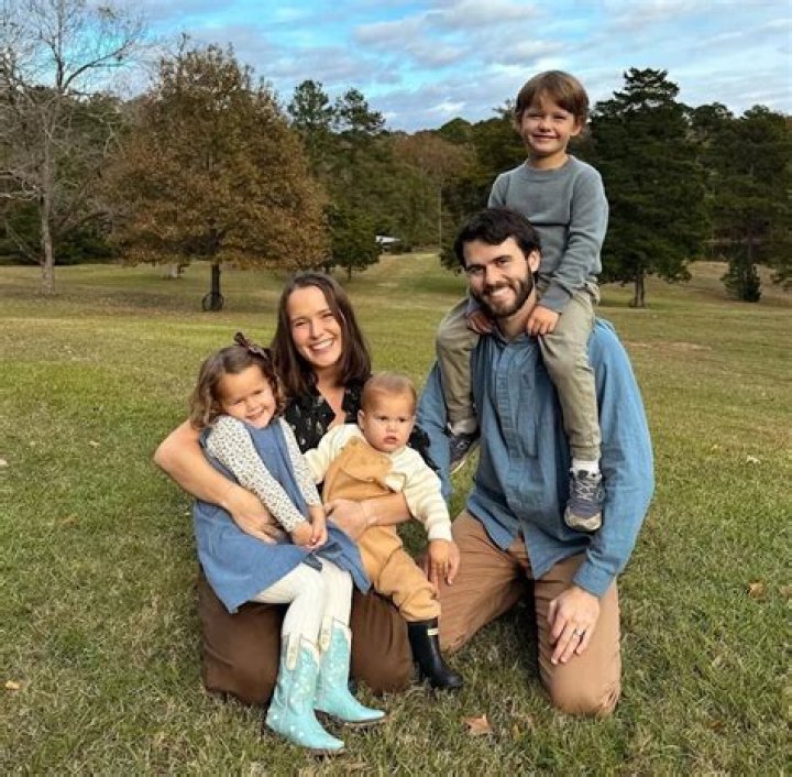 Mary Kate Robertson - Bio, Facts, Family Life of Instagram Star