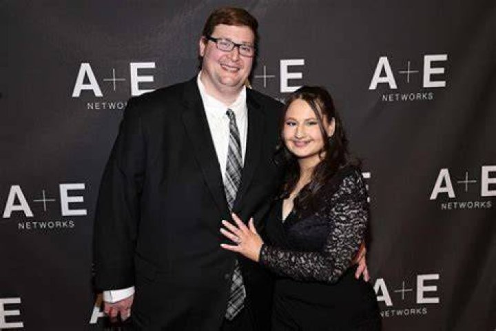 Meet Dasha Nekrasova Boyfriend Paul Jonathan? Everything To Know About Her Parents