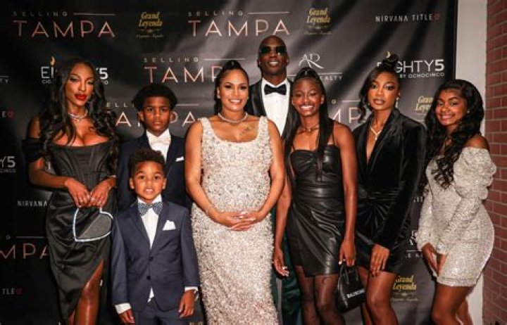 Meet wife Brenda Thompson and daughter Syleena Johnson