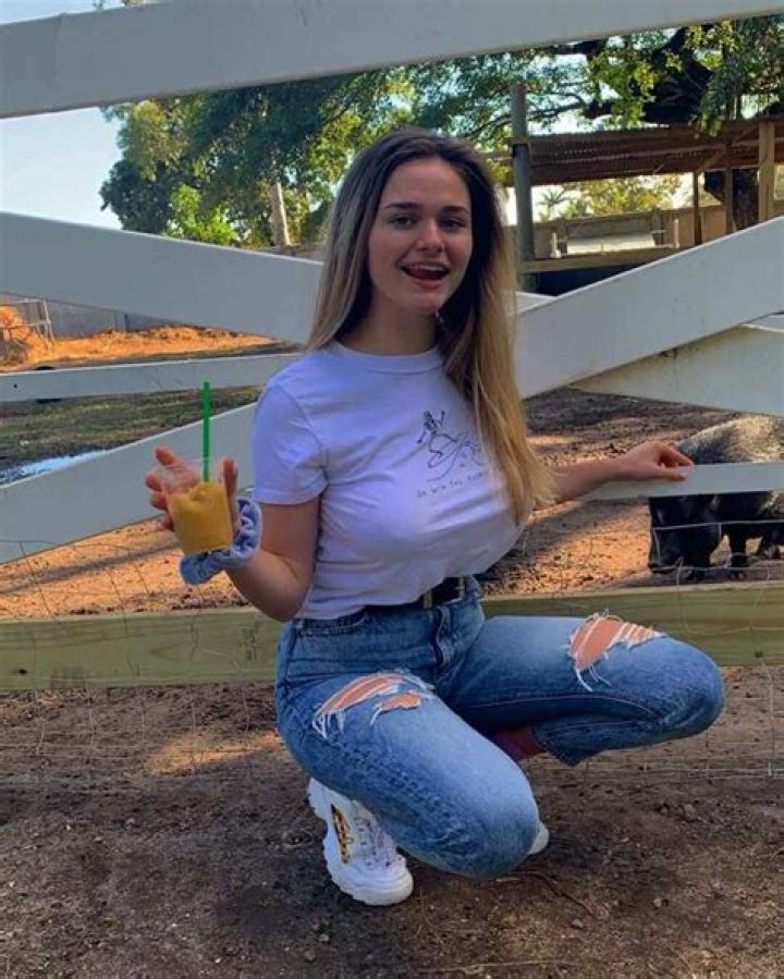 Megan Guthrie (Megnutt02) Age, TikTok, Wiki, Boyfriend, Height, How Tall/Old?