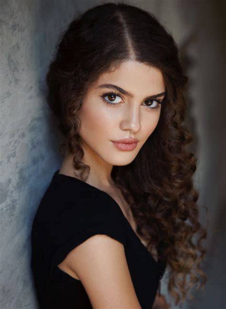 Mellany Barros