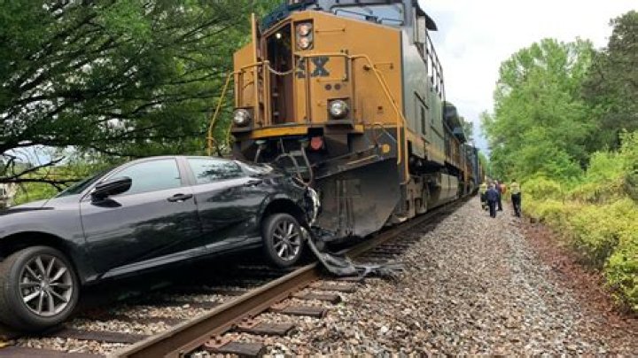 Memorial : Logan Blueher Died in train-Car Collision, Sugar Grove student.