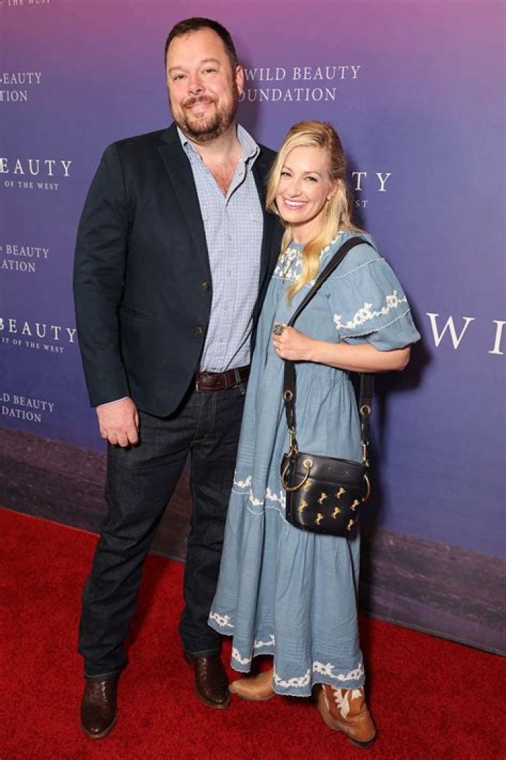 Michael Gladis Net Worth, Age, Wife, Height, Instagram And Movies Of Beth Behrs’ Husband