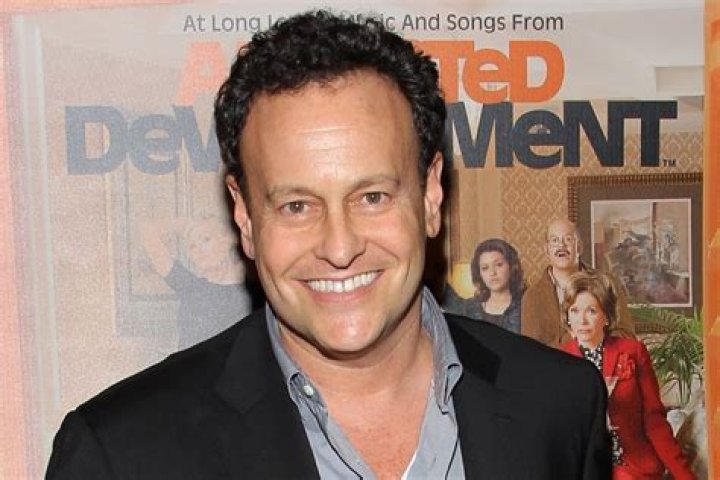 Mitch Hurwitz Signs Multi-Year Deal With Netflix