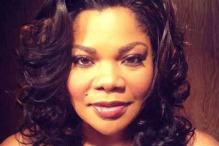 Mo’Nique Cries As She Recalls Finding Out How Much Whoopi Goldberg Earns On The View — Find Out Why!