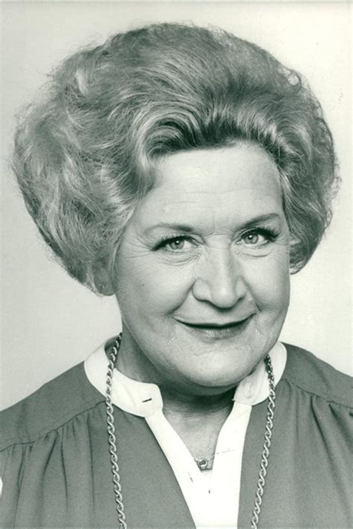Mollie Sugden Biography - Facts, Childhood, Family Life & Achievements