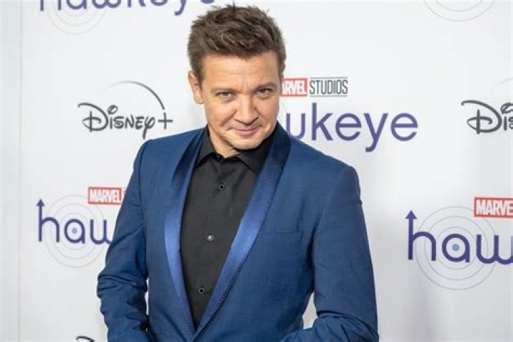 New photo shoot with ‘Hawkeye’ actor Jeremy Renner has fans thirsting
