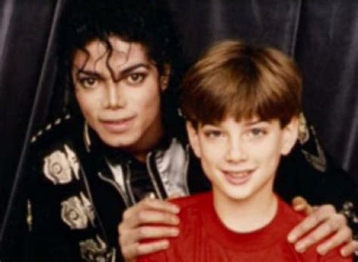 New Video Allegedly Shows Michael Jackson Jewelry Shopping With ‘Leaving Neverland’ Accuser Jimmy Safechuck