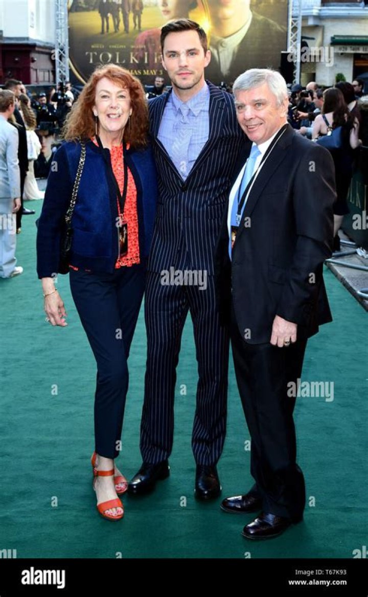 Nicholas Hoult parents: Roger Hoult, Glenis Brown