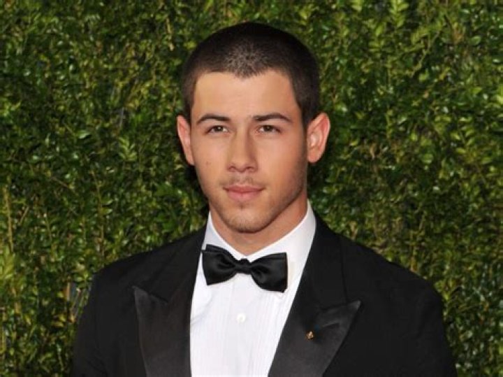 Nick Jonas Biography - Facts, Childhood, Family Life & Achievements