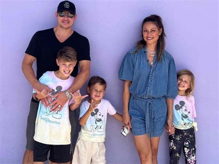 Nick Lachey Biography - Facts, Childhood, Family Life & Achievements