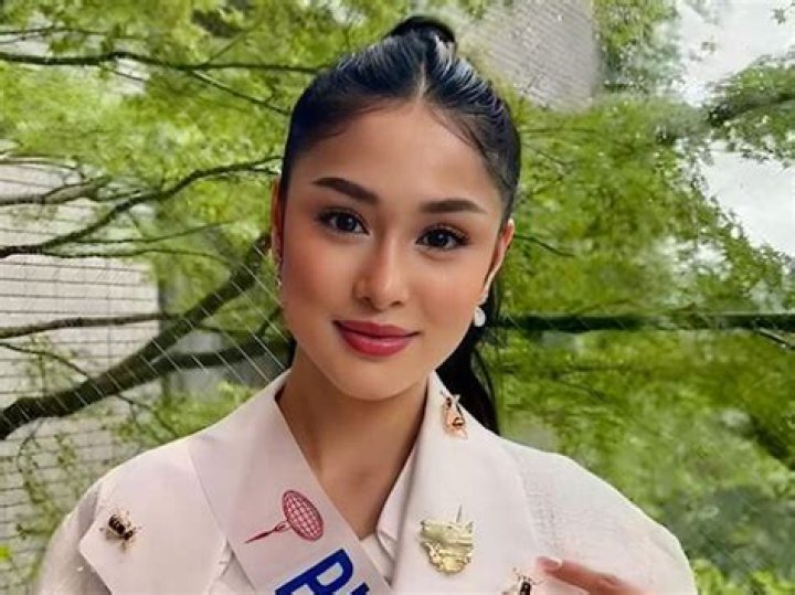 Nicole Borromeo Shares Swimsuit Photo From Miss International