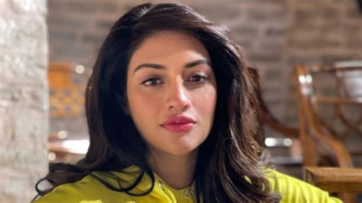 Nusrat Jahan in Bathing Suit Says "Live Life Queen Size" — Celebwell