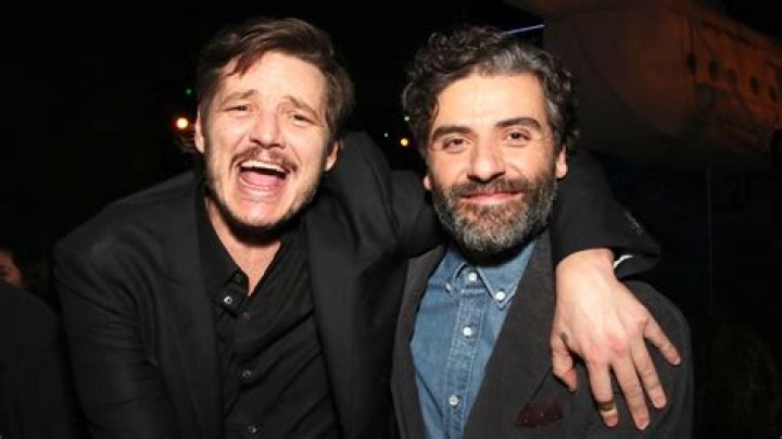 Oscar Isaac graciously takes time to snap a selfie with a fan, even though it interrupted his FaceTime with Pedro Pascal