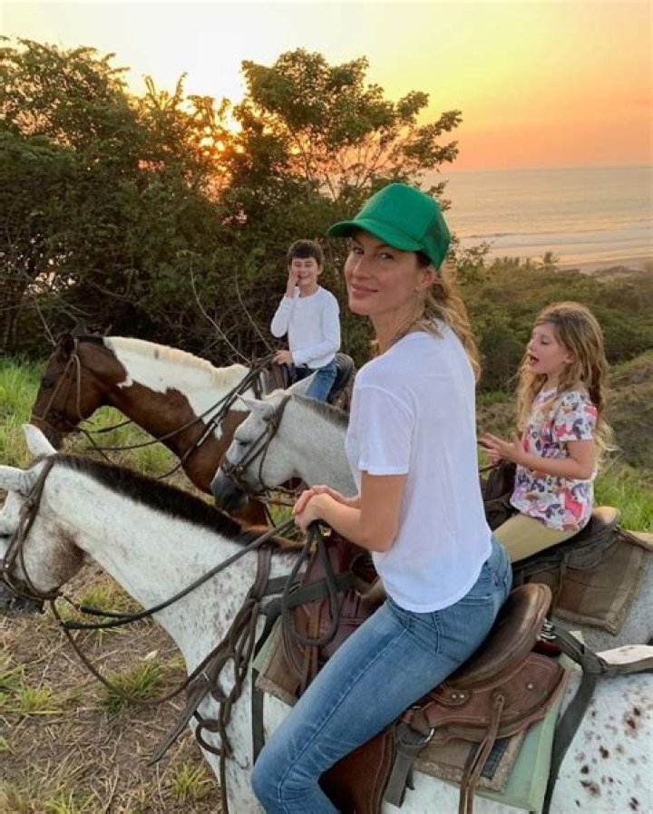 Over The Weekend, Gisele Bündchen Took Her Children To A Pumpkin Farm For A Fun Family Outing