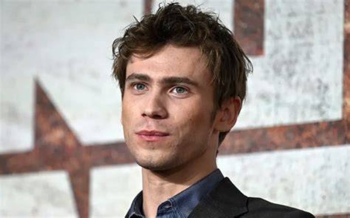 Owen Teague Biography: Age, Cell, Net Worth, TikTok, Height, Instagram, Movies, Parents, Wikipedia, Girlfriend