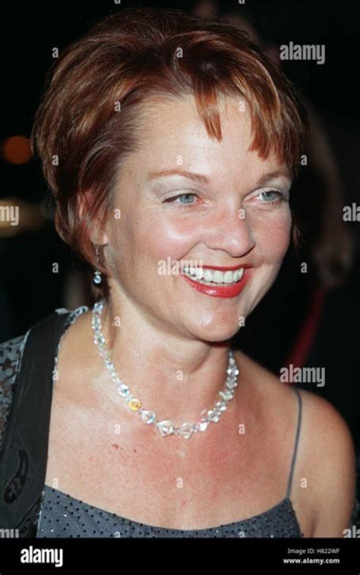 Pamela Reed Bio, Wiki, Age, Height, Husband, Net Worth, Movies and TV Shows