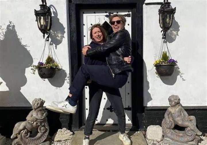 Phil Dunster Wife Or Girlfriend: Who Is Eleanor Hayden? Wedding & Married Life