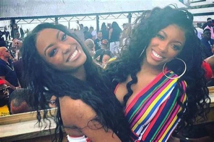 Porsha Williams Poses With Her Gorgeous Sister, Lauren Williams