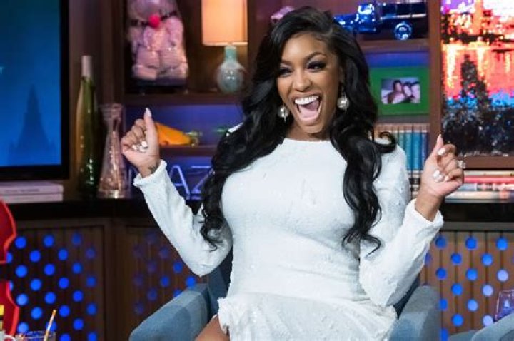 Porsha Williams Shows Off Her Snatched Waist On A Night Out With Pals – See The Videos