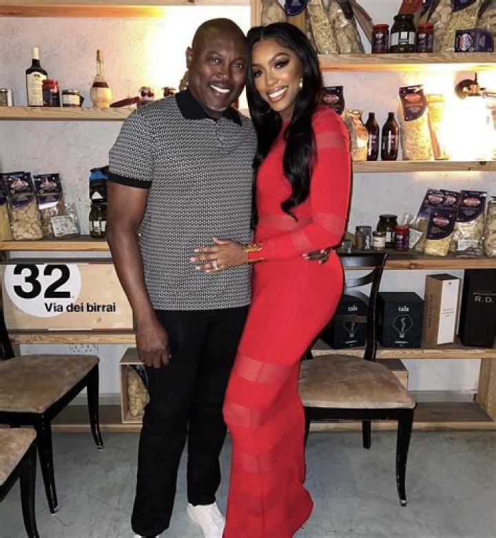 Porsha Williams Triggers Pregnancy Rumors With These New Pics Featuring Her New Family
