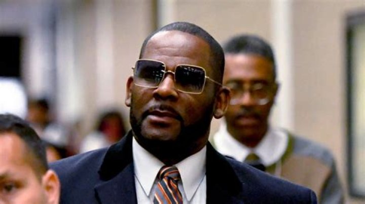 R. Kelly’s Lawyer Says Security Guard Did Nothing To Stop Assault On The Singer In Jail