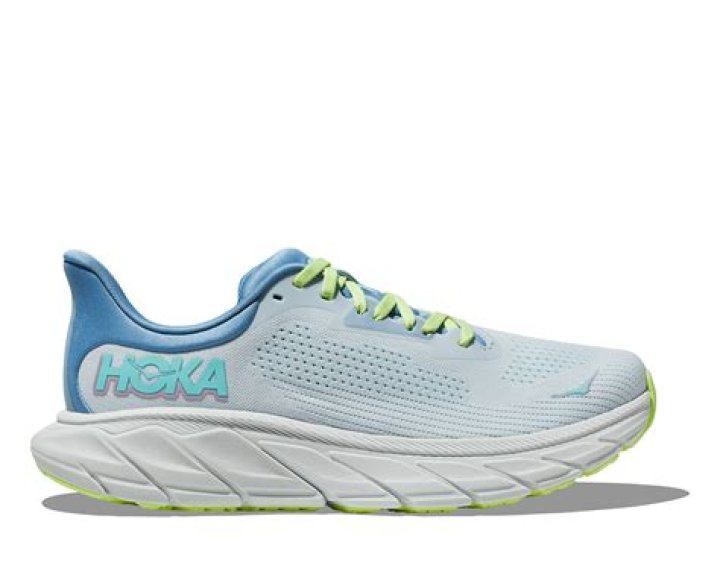 Rachel Bilson In Leggings and Hoka Sneakers Shares “The Bright Side”
