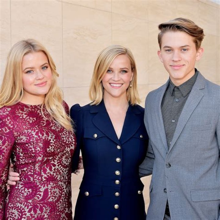 Reese Witherspoon family, husband, children, parents, siblings