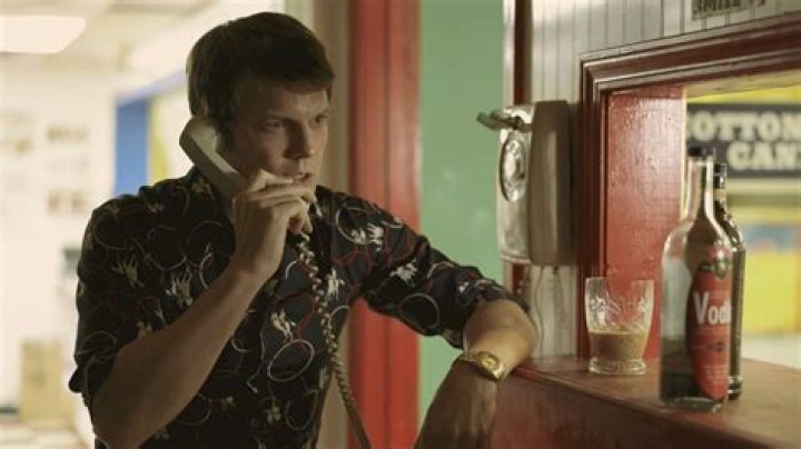 Review: ‘A Friend of the Family’ takes true crime drama to new levels with Jake Lacy’s chilling performance