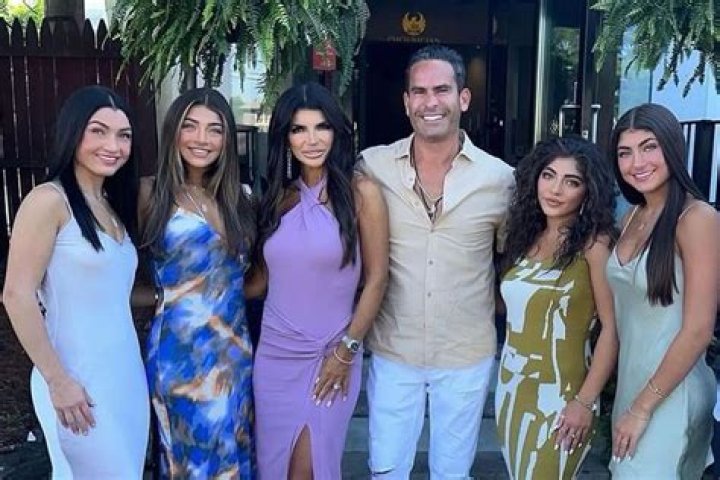 RHONJ – Bravo Releases Sneak Peek Of Joe Giudice’s Emotional Reunion With Teresa And His Daughters In Italy After His Release From ICE Custody
